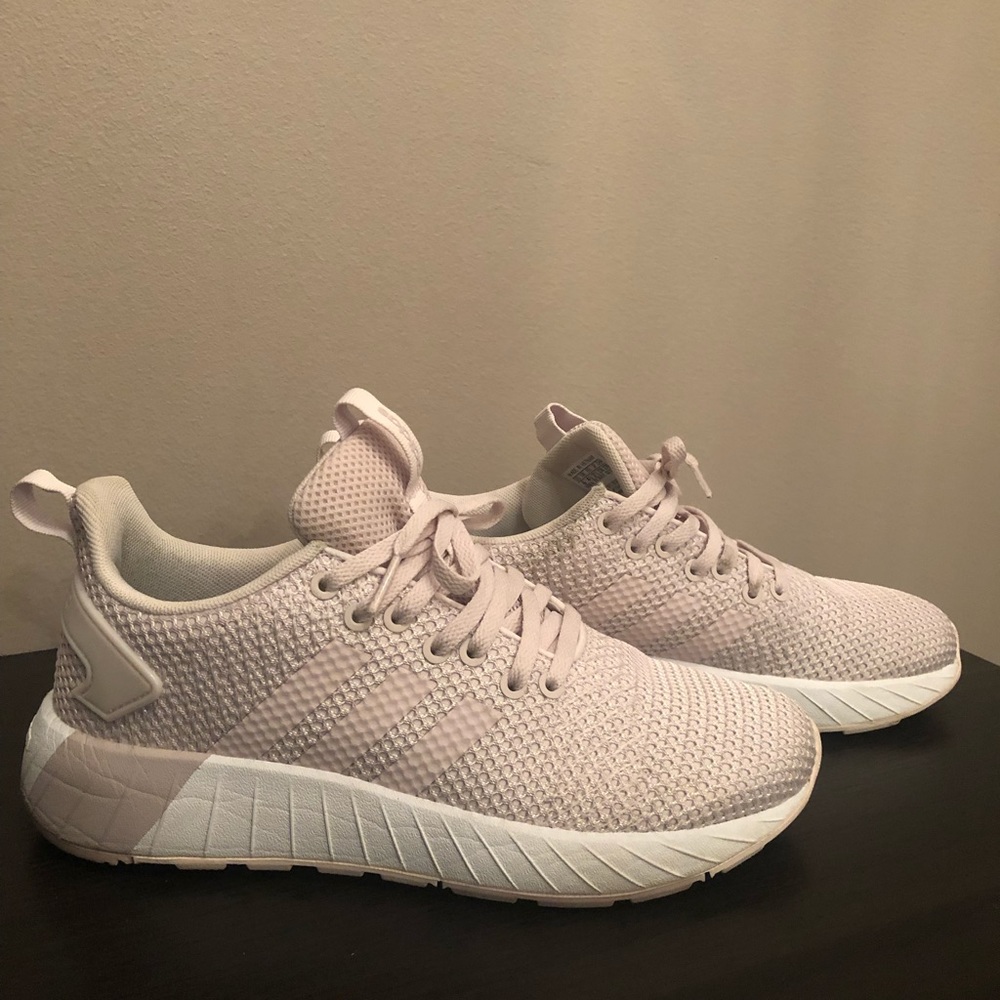 Adidas questar BYD Cloudfoam Sneakers Women’s sz 6